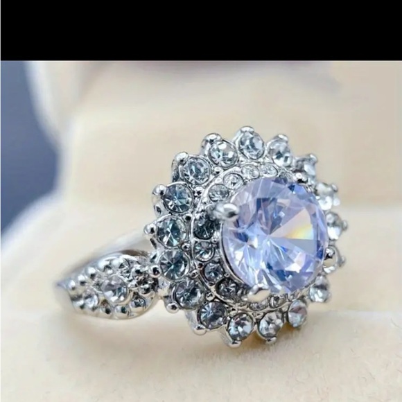 Elegant 925 Silver Plated Round Shaped Crystal Zircon Ring. - Picture 3 of 4